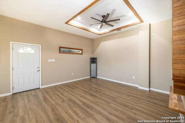 304 E 9th Property Photo 4