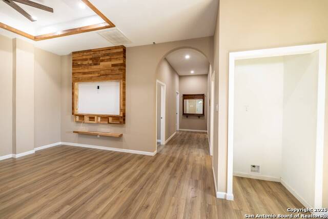 304 E 9th Property Photo 5