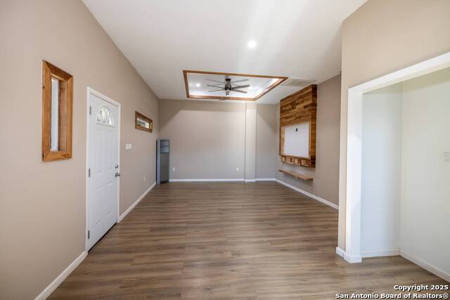 304 E 9th Property Photo 8