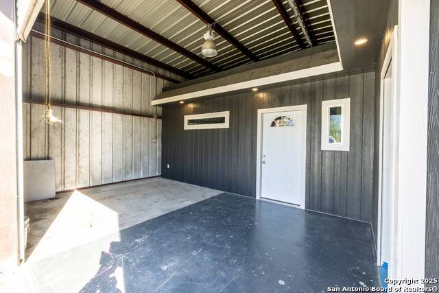 304 E 9th Property Photo 21