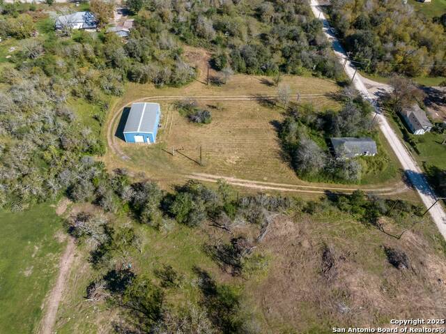 304 E 9th Property Photo 28