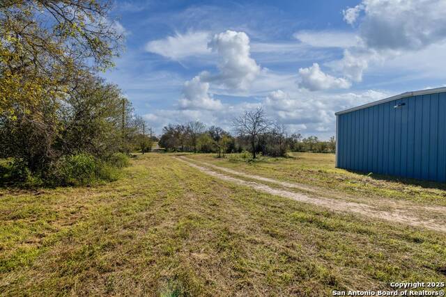 304 E 9th Property Photo 32
