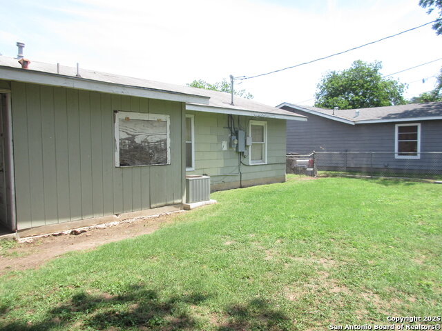 166 Hartford Property Photo 6