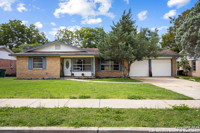 5026 Lakewood Property Photo 1