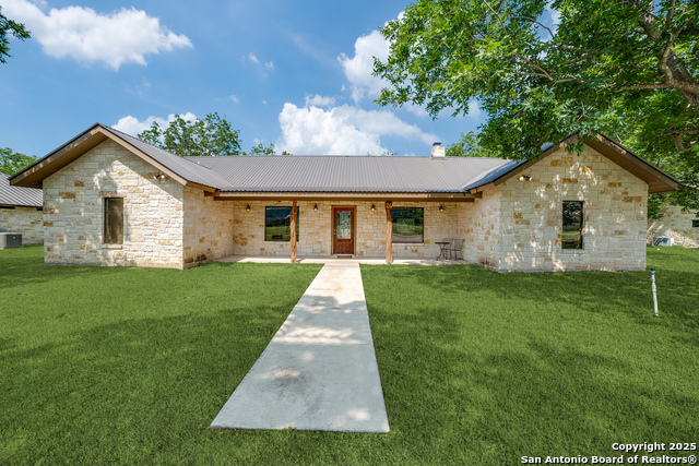 170 Johnny Seibert Ln Property Photo 1