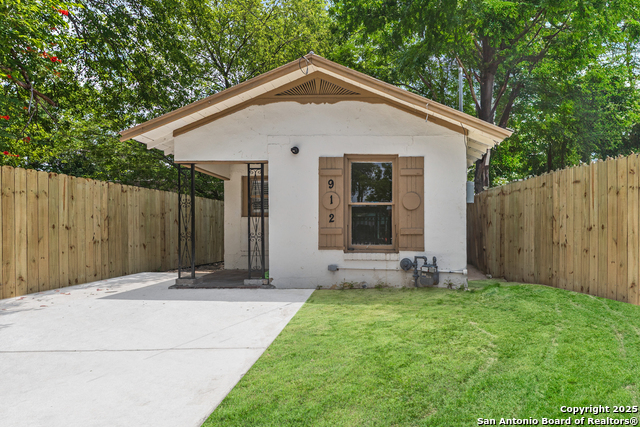 912 Elvira Property Photo 1