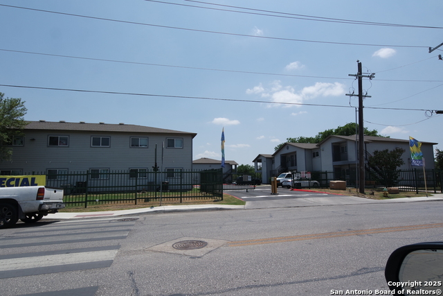642 Gillette Blvd Property Photo 2