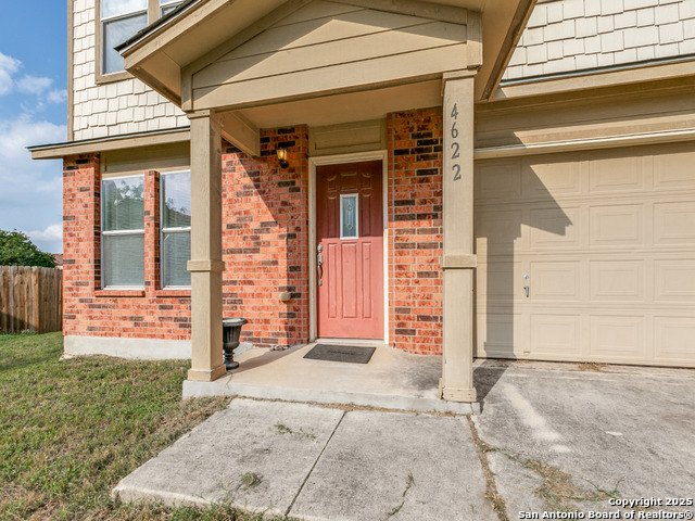4622 Stallion Cove Property Photo 3