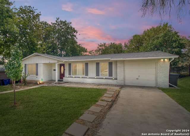 522 Rector Property Photo 1
