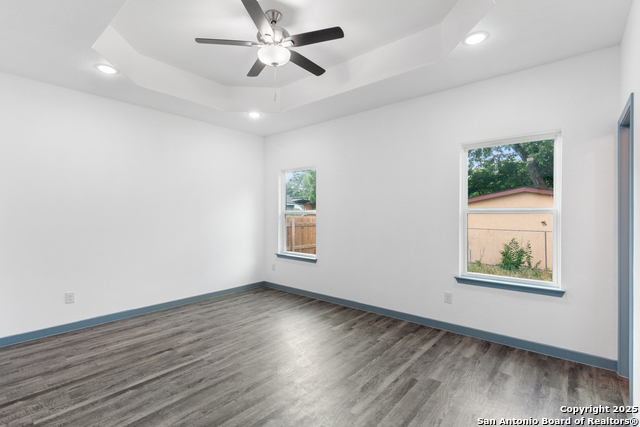 241 Hawthorne Property Photo 11