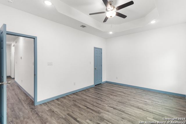 241 Hawthorne Property Photo 13