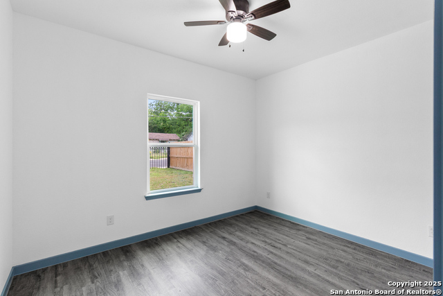 241 Hawthorne Property Photo 16