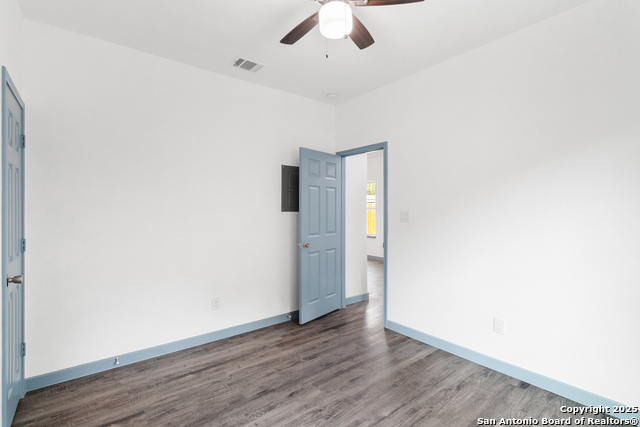 241 Hawthorne Property Photo 20