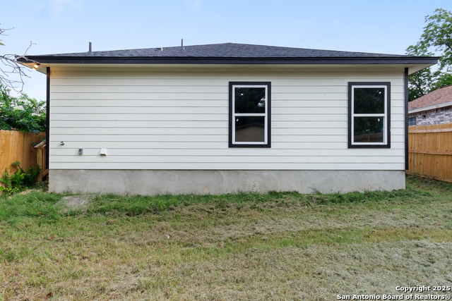 241 Hawthorne Property Photo 21