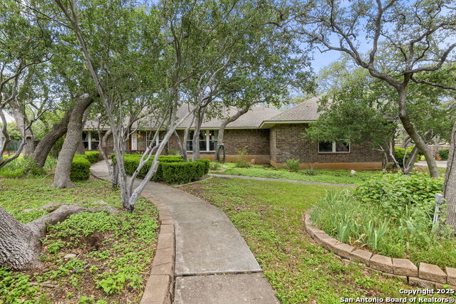 109 Country Club Property Photo 2