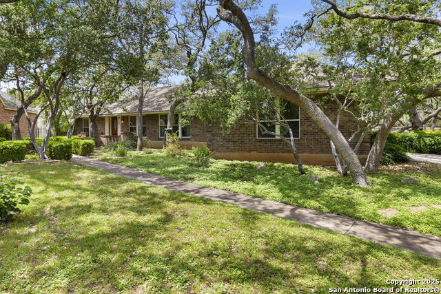 109 Country Club Property Photo 3