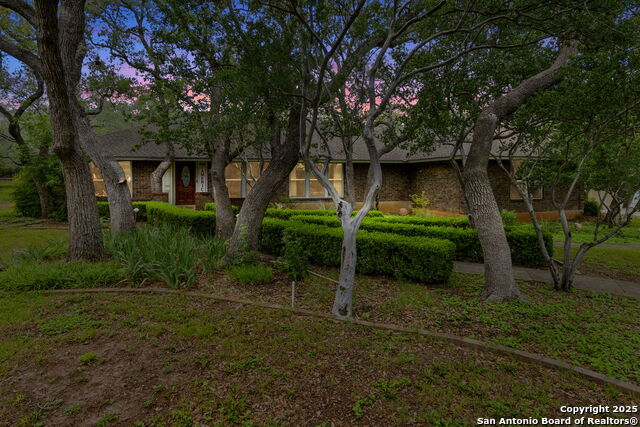 109 Country Club Property Photo 4