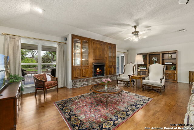 109 Country Club Property Photo 6