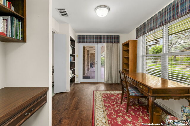 109 Country Club Property Photo 26