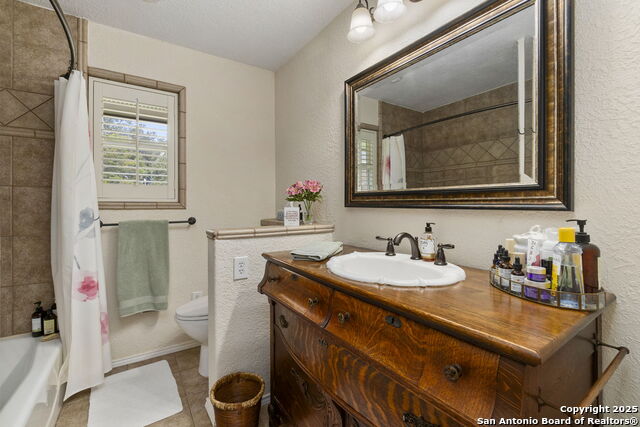109 Country Club Property Photo 30