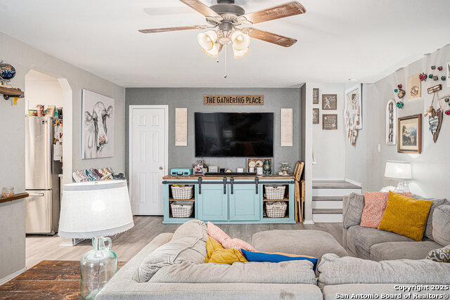 8219 Willow Country Property Photo 4