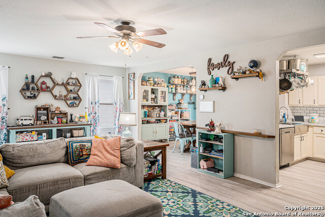 8219 Willow Country Property Photo 7