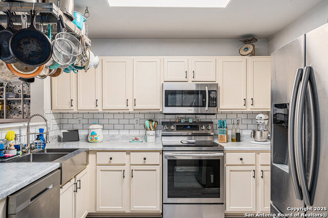 8219 Willow Country Property Photo 12