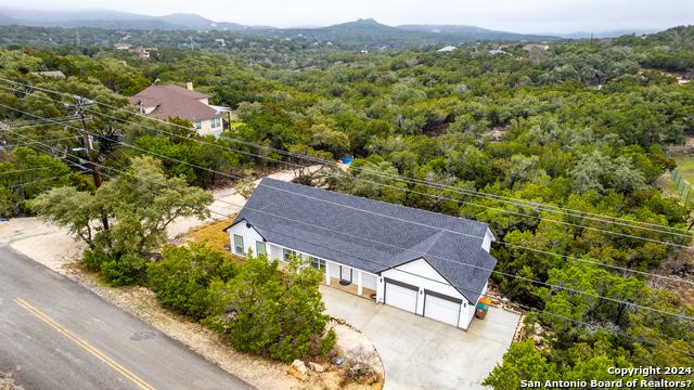 524 Flaman Property Photo 1