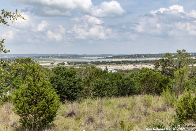 161 Puzzle Pass Property Photo 4