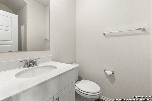 162 Hazy Glade Property Photo 4