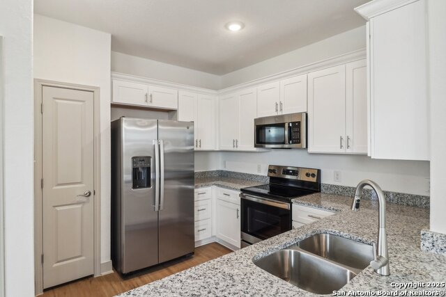 10215 Tulipwood Run Property Photo 10