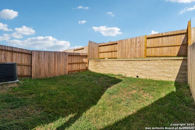 10215 Tulipwood Run Property Photo 36