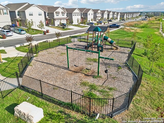 10215 Tulipwood Run Property Photo 40