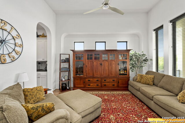 75 E Mariposa Parkway Property Photo 11