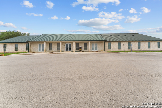 3586 Us Highway 181 N Property Photo 2