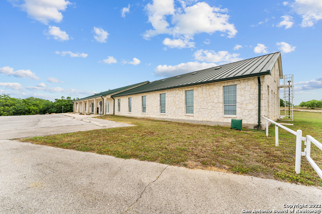 3586 Us Highway 181 N Property Photo 8