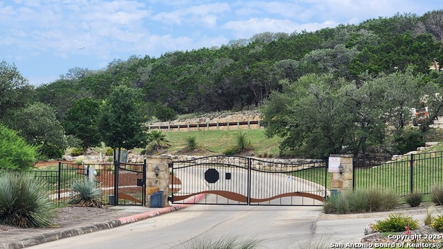 502 Winding Ravine Property Photo 1