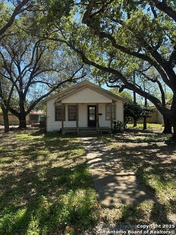 207 W Vance Property Photo 1