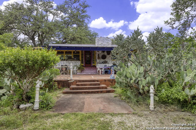 2422 Hillcrest Dr Property Photo 10