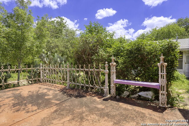 2422 Hillcrest Dr Property Photo 11