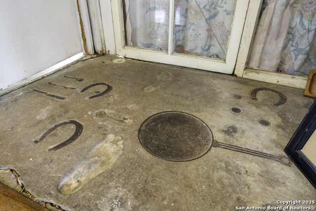 2422 Hillcrest Dr Property Photo 20