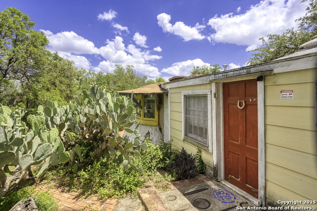 2422 Hillcrest Dr Property Photo 21