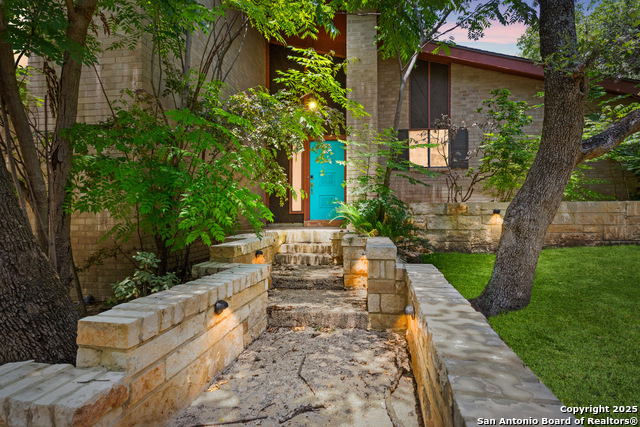 3511 Hunters Circle Property Photo 4