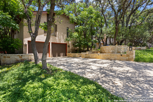 3511 Hunters Circle Property Photo 5
