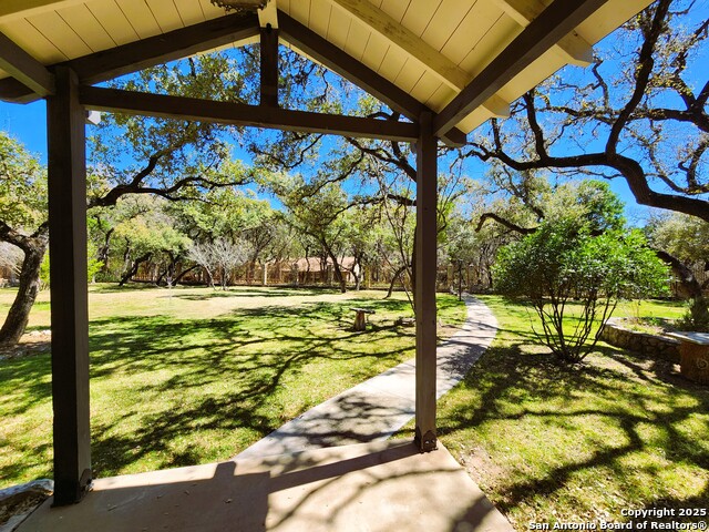 9810 Park Dr Property Photo 3