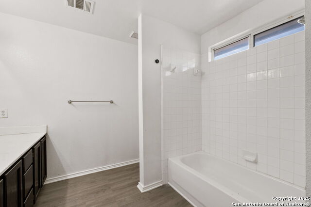 431 Golden Walk Property Photo 16