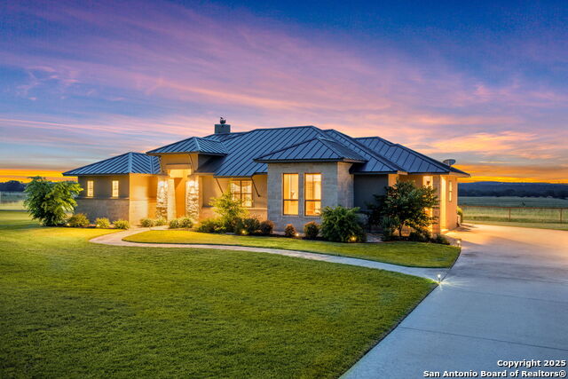 122 Scheele Property Photo 1