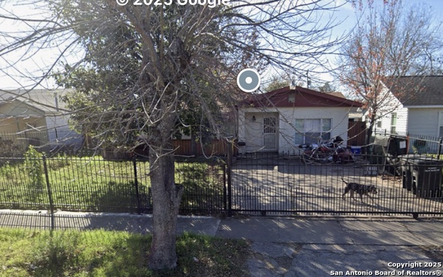 122 E Ackard Pl Property Photo 1