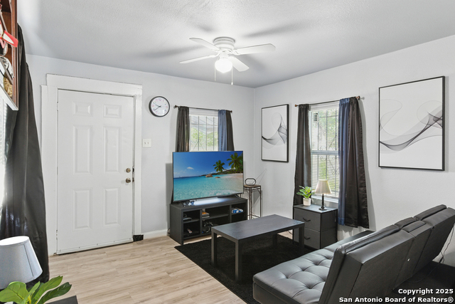 1105 Delgado St Property Photo 1