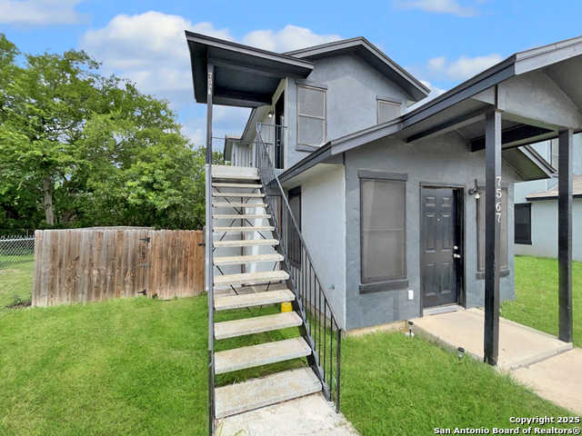 7571 Windsor Oaks Property Photo 1